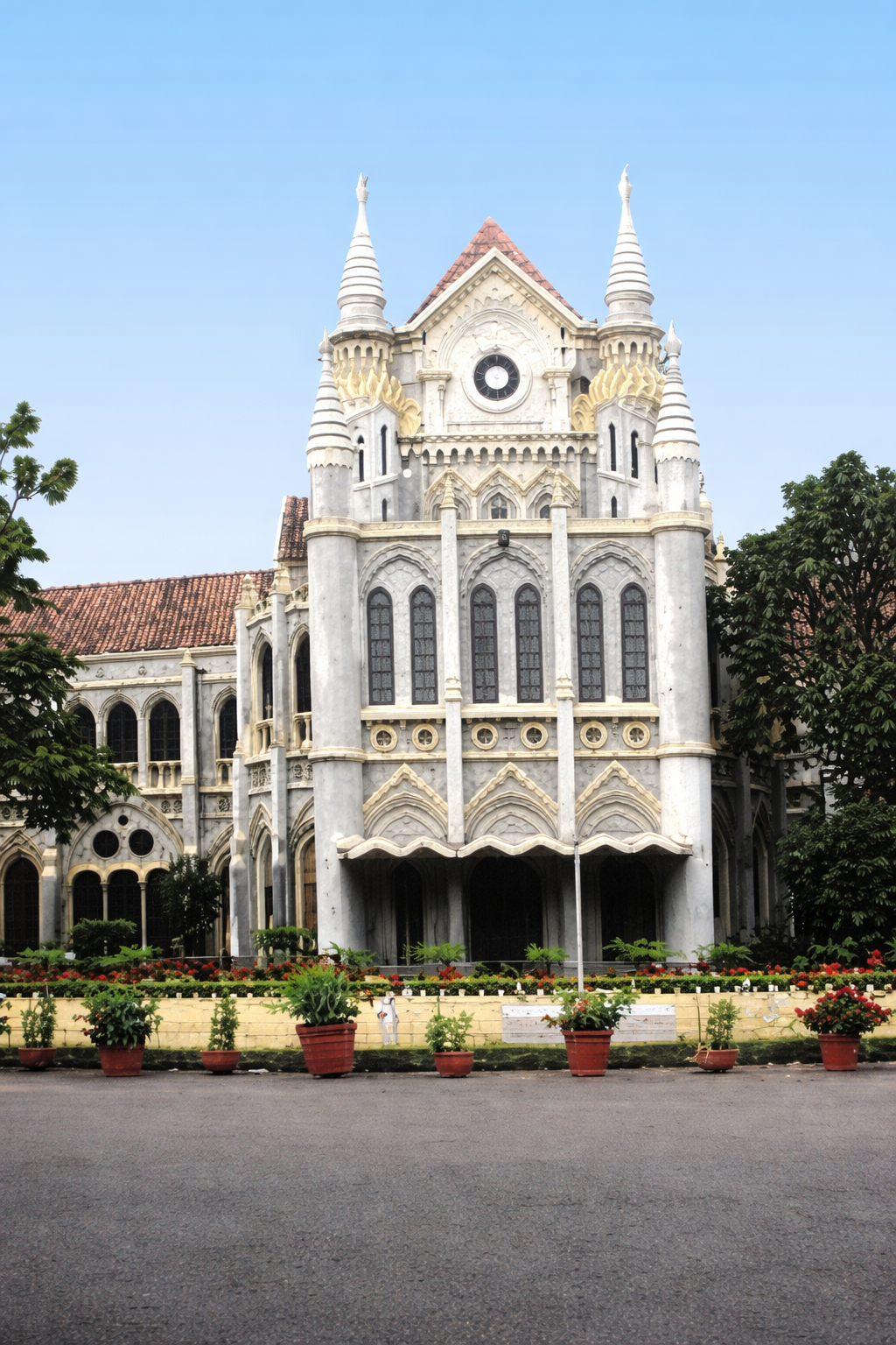 Home Madhya Pradesh High Court sets aside Waqf Board’s claim on monuments in Burhanpur